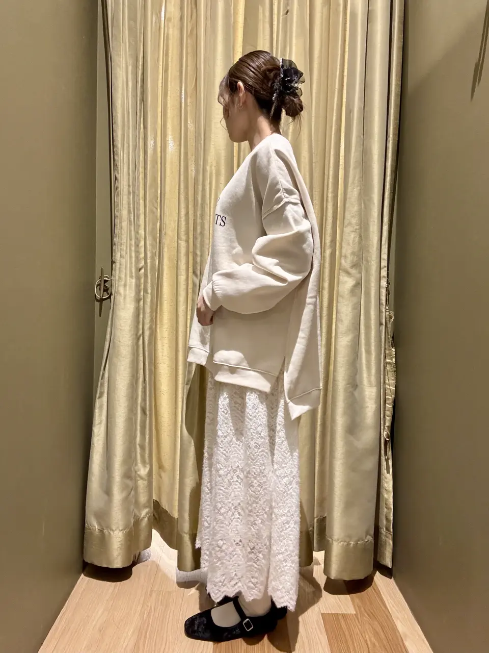 新品・未使用】V12 BOX LOGO スカート インナー付 ホワイト 新品・未