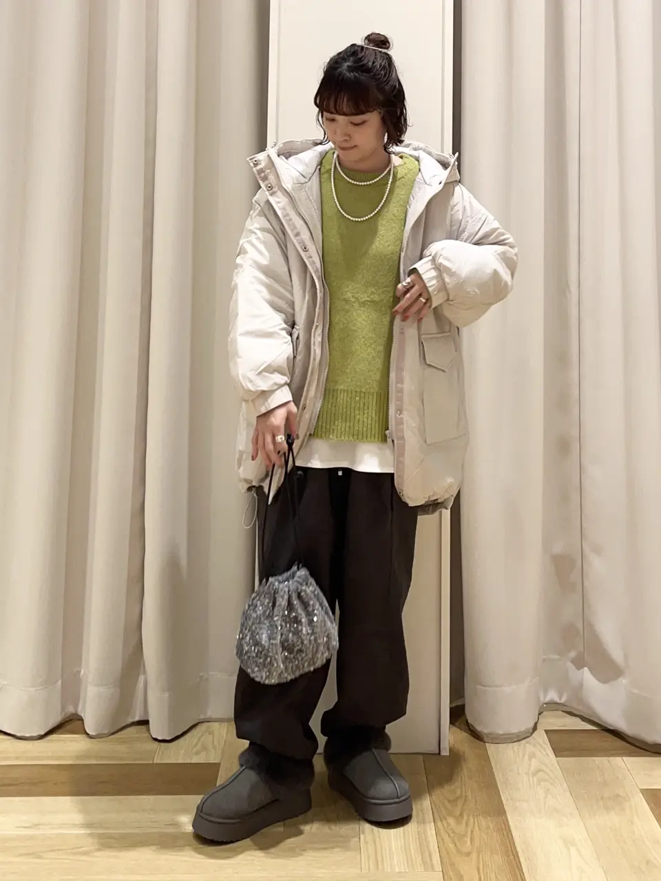 ホワイトミンク 裾ラウンド ケープ 女性的な優しさを誇るパールホワイトミンクのラグランケープコート