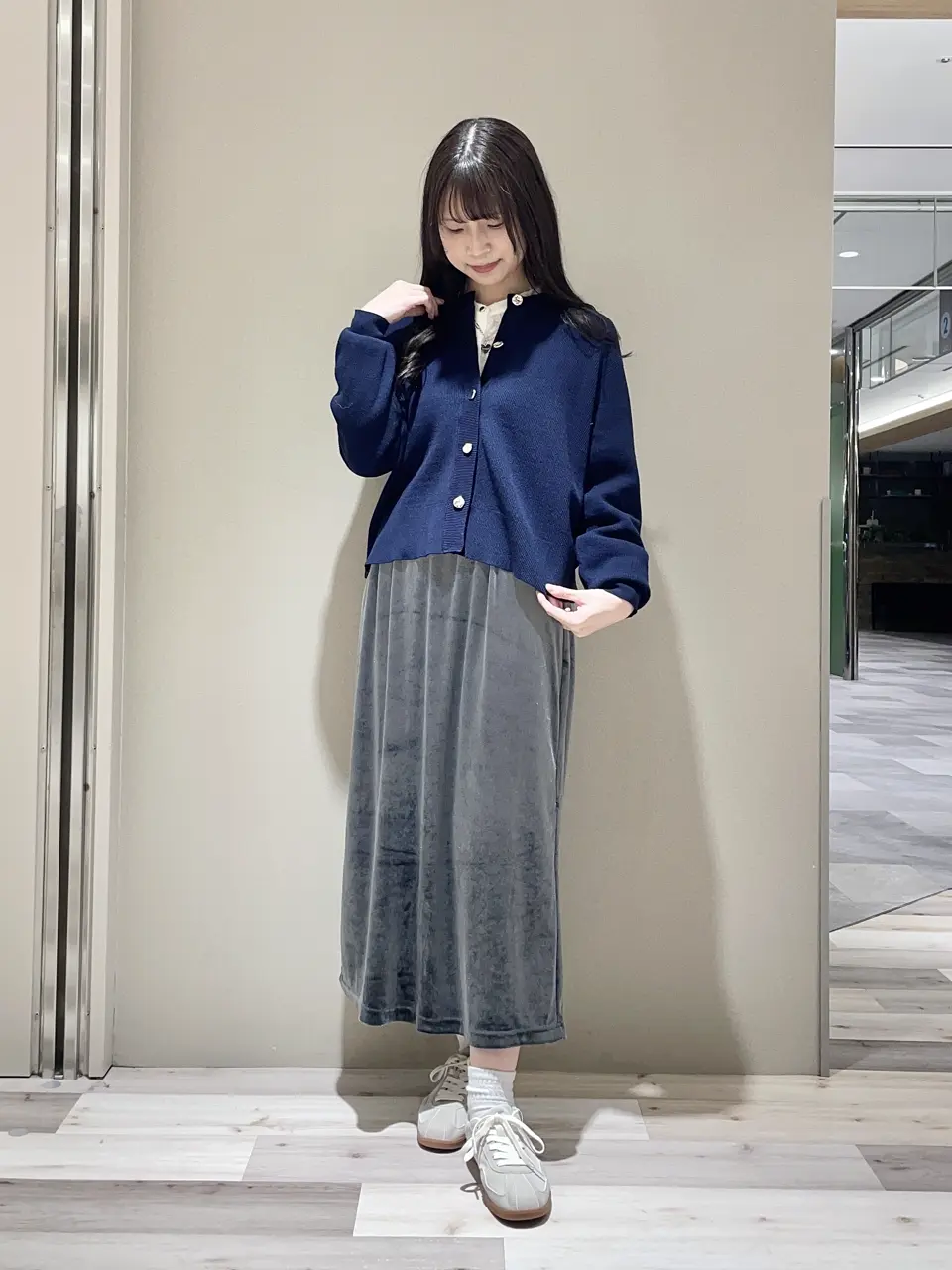 黒のベロアと白のスカート クールで個性的なドレス！軽やかにスカート広がります ベロアナロースカート/Green Parks（グリーン パークス）のその他