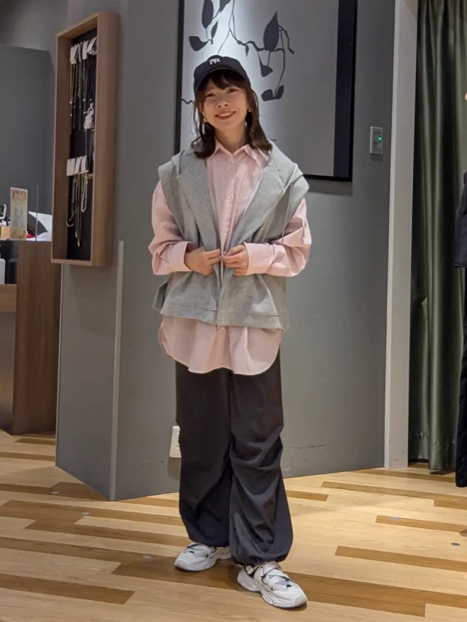 表面感サテンタックパンツ/Green Parks（グリーン パークス）のワイド
