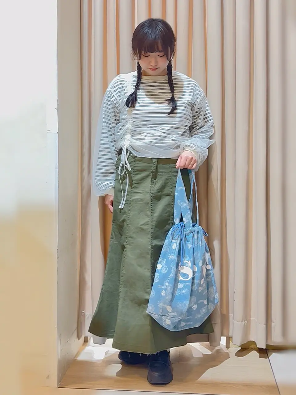 ルシア　デニムトートバッグ　グリーン　ネイビー　桜柄　【新品デニム】 ミッキー&フレンズ/花柄デニムトートバッグ/Green Parks（グリーン