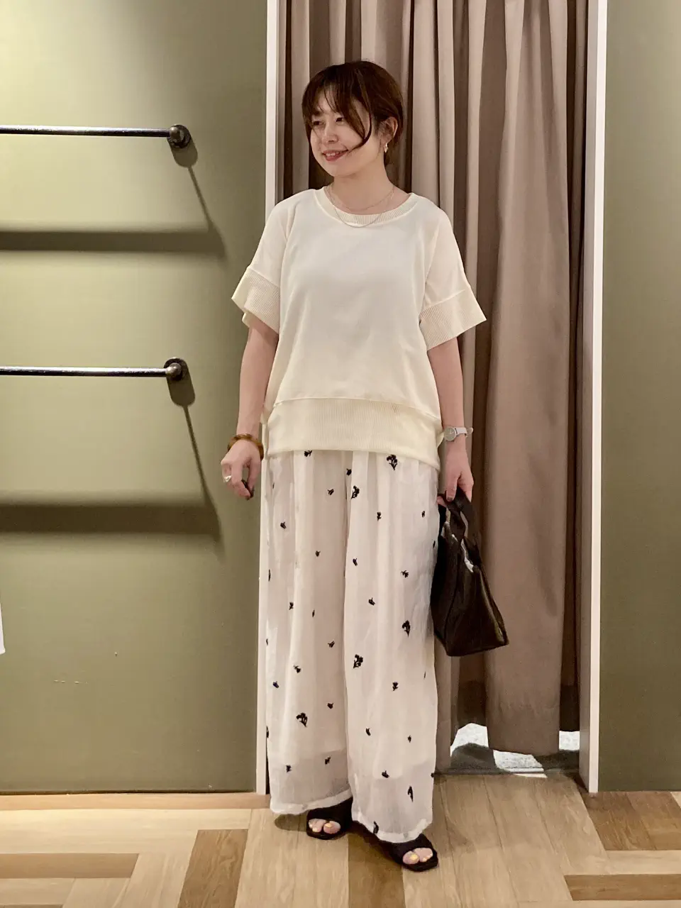 花柄刺繍ワイドパンツ/Green Parks（グリーン パークス）のワイド