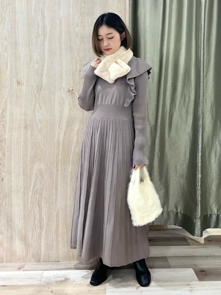 ショルダーフリルニットワンピース/earth music&ecology（アース