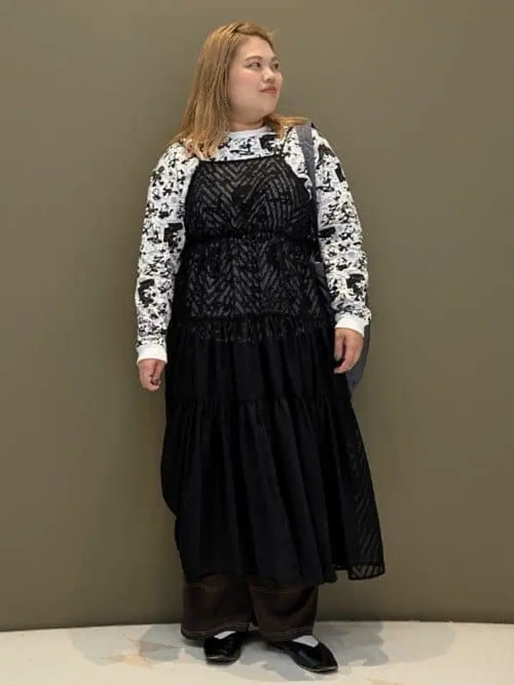 □FELIX 総柄pt ロンTEE/Green Parks（グリーン パークス）のTシャツ