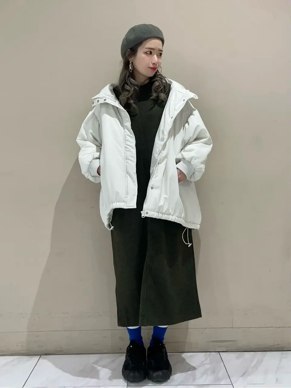 クリストファーケインジャンパースカート ケービーエフ KBF BACKクロスジャンパースカート （BLACK