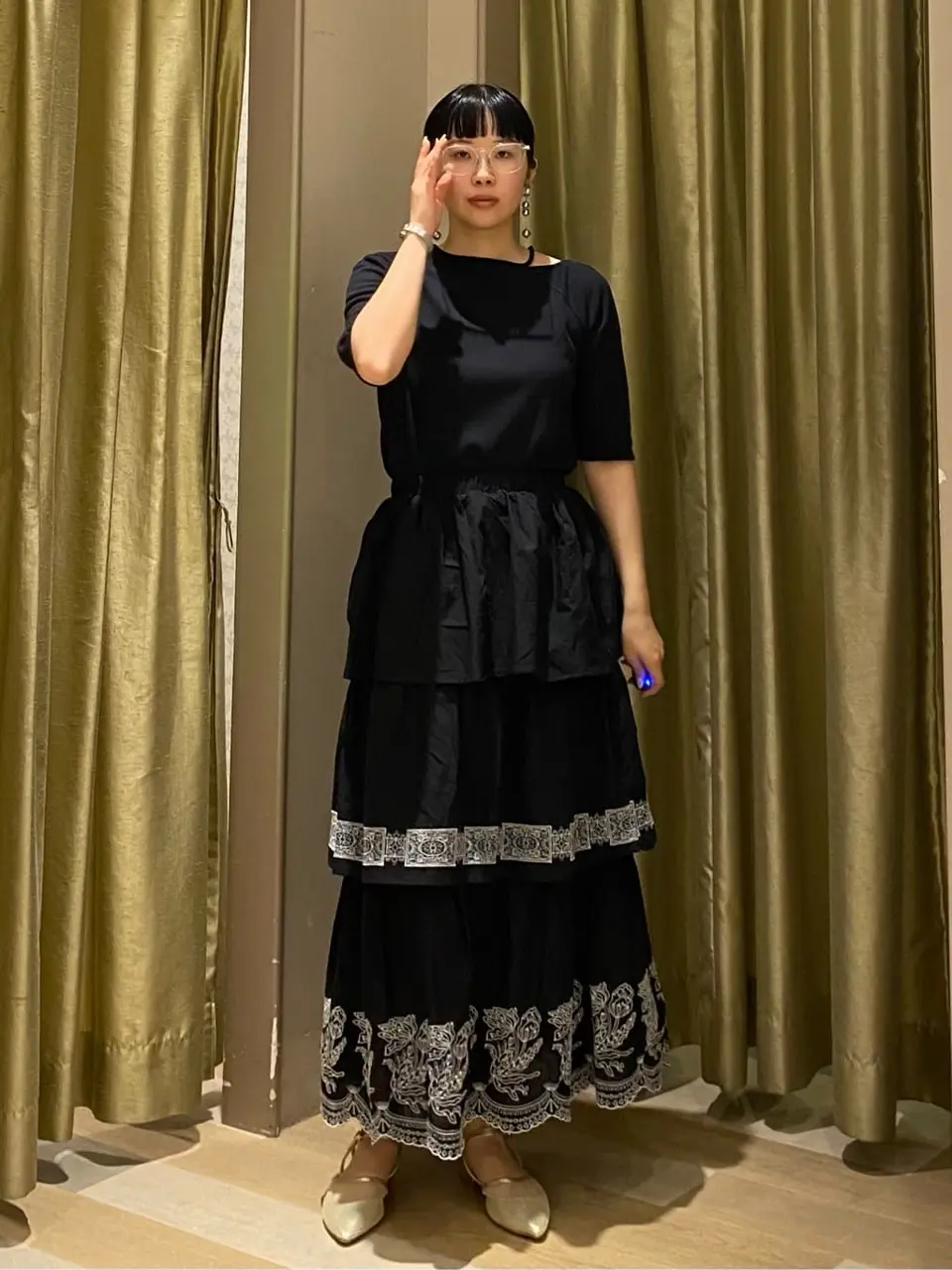 □ESCAR バイカラー刺繍ティアードスカート/Green Parks（グリーン