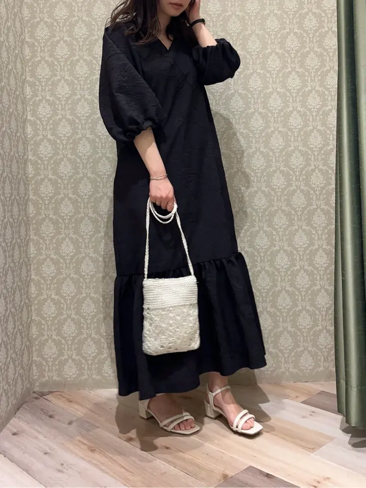 □ESCAR エンボスVネックワンピース/Green Parks（グリーン パークス