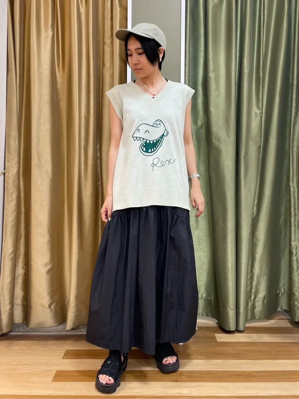 TOY STORY / 刺繍Vネックニットベスト/Green Parks（グリーン パークス