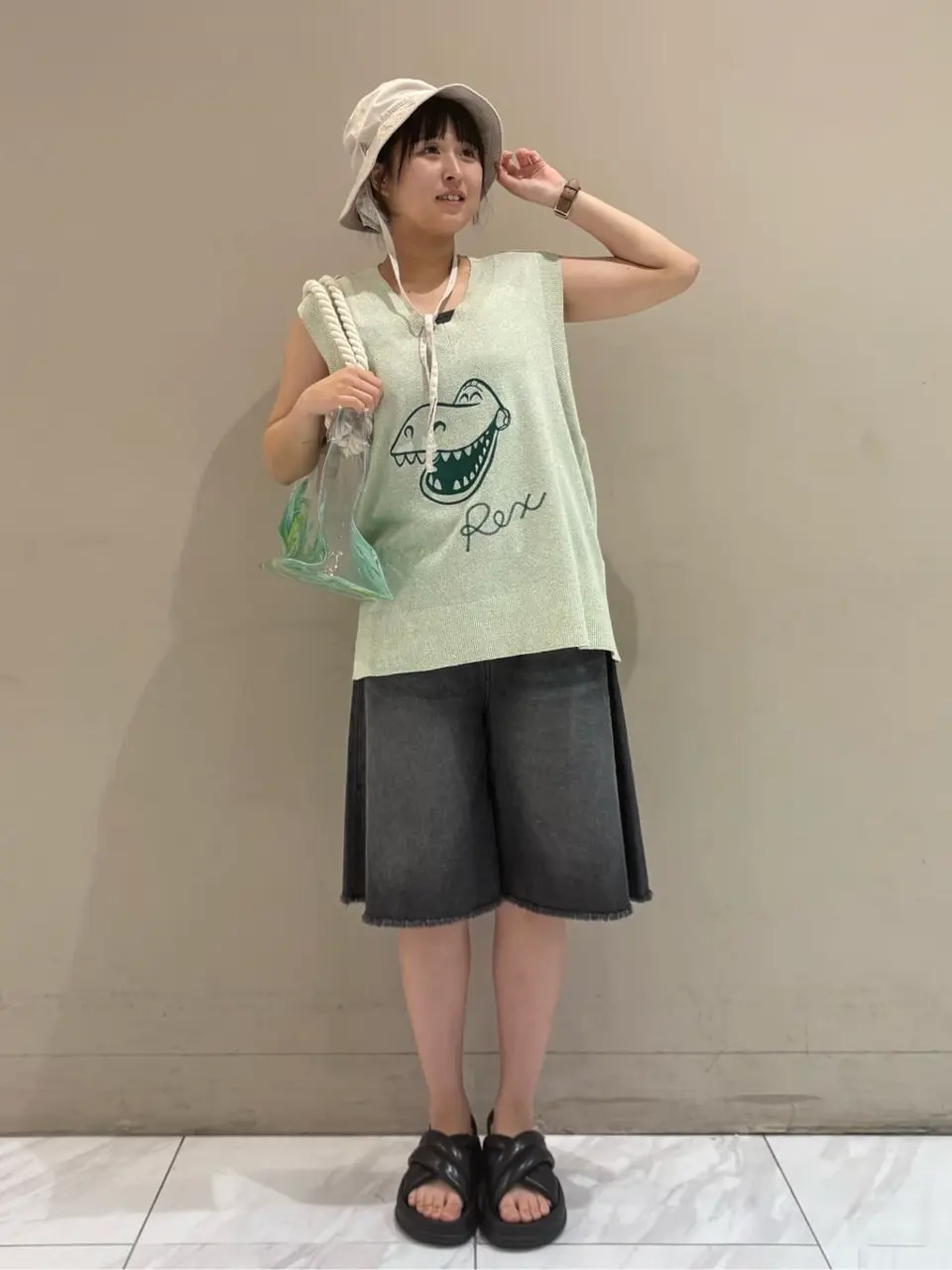 TOY STORY / 刺繍Vネックニットベスト/Green Parks（グリーン パークス