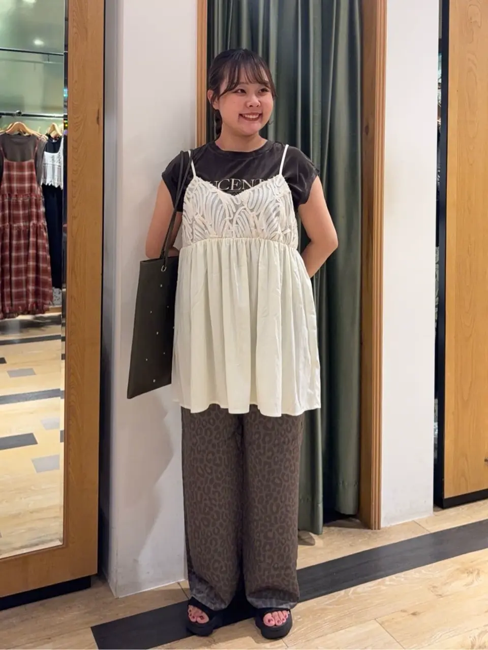 テープ刺繍ビスチェ/Green Parks（グリーン パークス）のタンクトップ