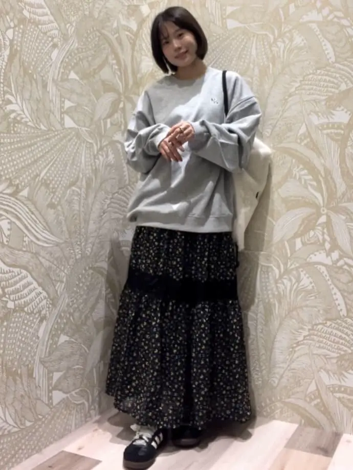 グリーンクラブスヌーピー刺繍入り黒ミニスカート新品タグ付黒ボア冬向き7号 □PEANUTS スヌーピーミニ刺繍スウェット/Green Parks（グリーン