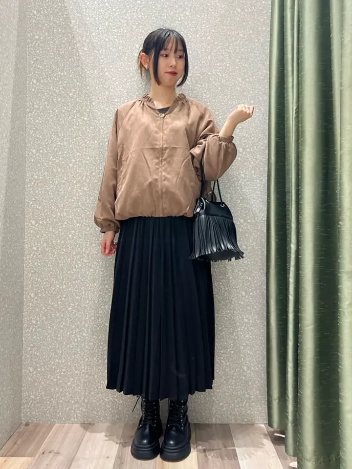 サテン変形プリーツスカート/Green Parks（グリーン パークス）の