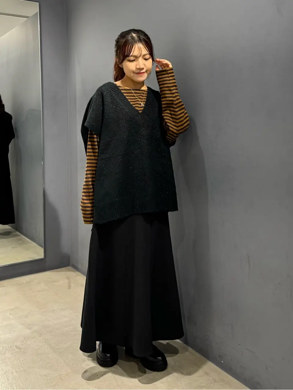 ラメ入りVネックニットベスト/AMERICAN HOLIC（アメリカンホリック）の