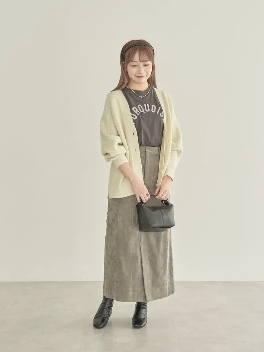 WEB限定・小柄女性向け】バイパチラメ入りVネック片畦ニット