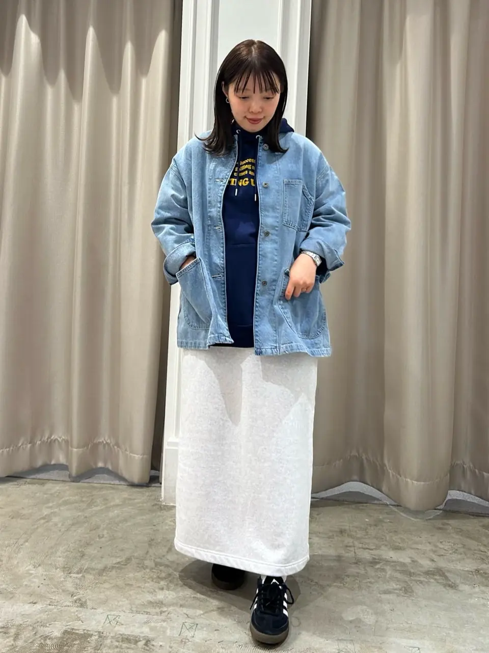 カラーデニムカバーオール (アイボリー) ユニセックス』デニムカバーオール（カバーオール）｜かぐれ