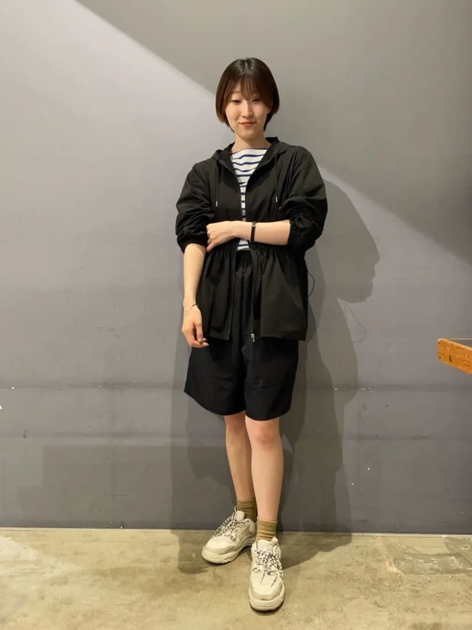 【コアラのマーチ】yori 2023SP COOL撥水パーカー　ブラック コアラのマーチ】yori 2023SP COOL撥水パーカー ブラック yori】秋雨に