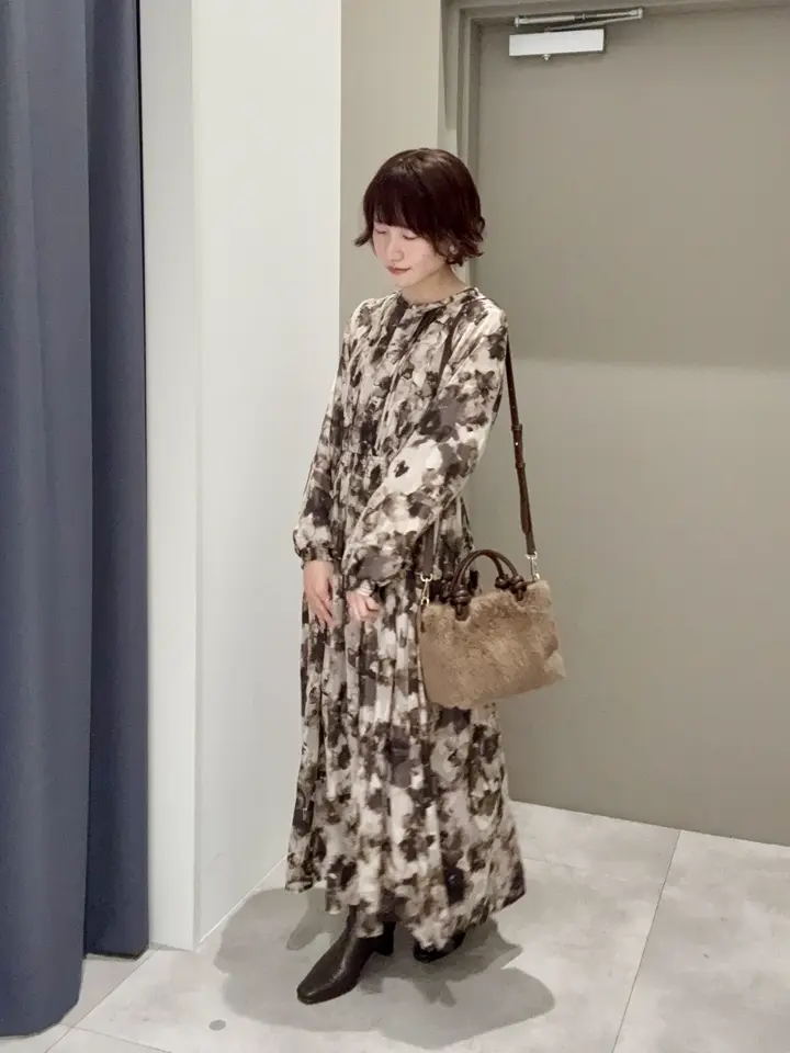 極美品♡ 大きいサイズ6 トッカ フラワー刺繍ワンピース 宝塚コラボ Y 追加生産>>ぼかしフラワー柄長袖ワンピース/YECCA VECCA（イェッカ