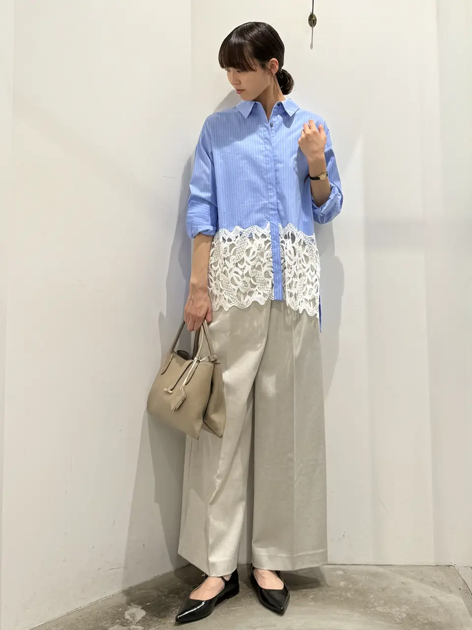 【オフホワイト】レースヘムロングシャツ YECCA VECCA｜レースヘムロングシャツ | Rakuten Fashion(楽天