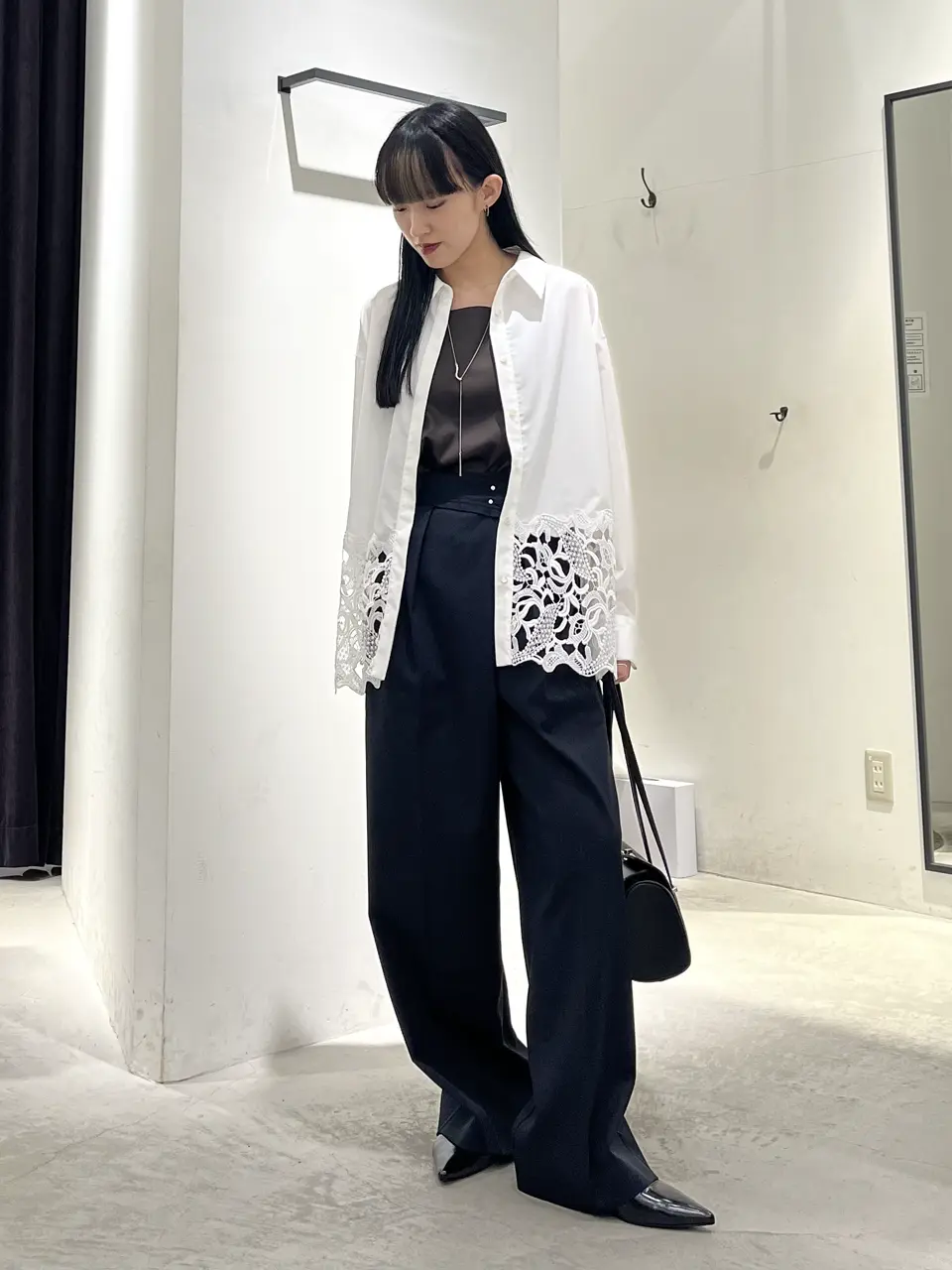 【オフホワイト】レースヘムロングシャツ YECCA VECCA｜レースヘムロングシャツ | Rakuten Fashion(楽天