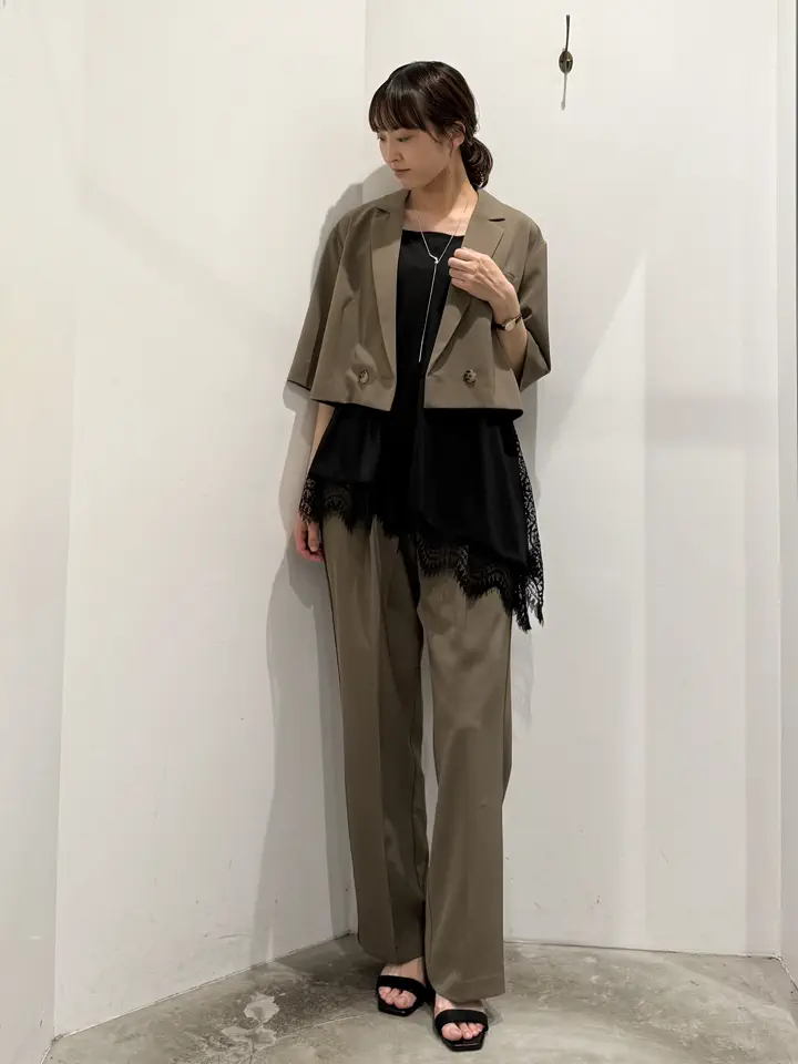 値下げ☆クロップドデザインジャケット YECCA VECCA カーキ色 ハーフスリーブクロップドジャケット/YECCA VECCA（イェッカ ヴェッカ