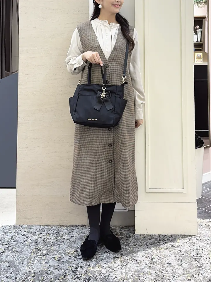 撥水加工リボンチャームマルチポケットトートS/Maison de FLEUR