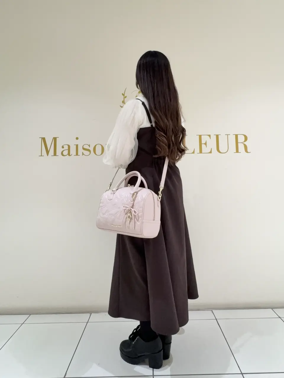 眠*様 Maison de FLEUR チャーム付きリボンキルティングボストンバ メゾン ド フルール Maison de FLEUR チャーム付きリボンキルティング