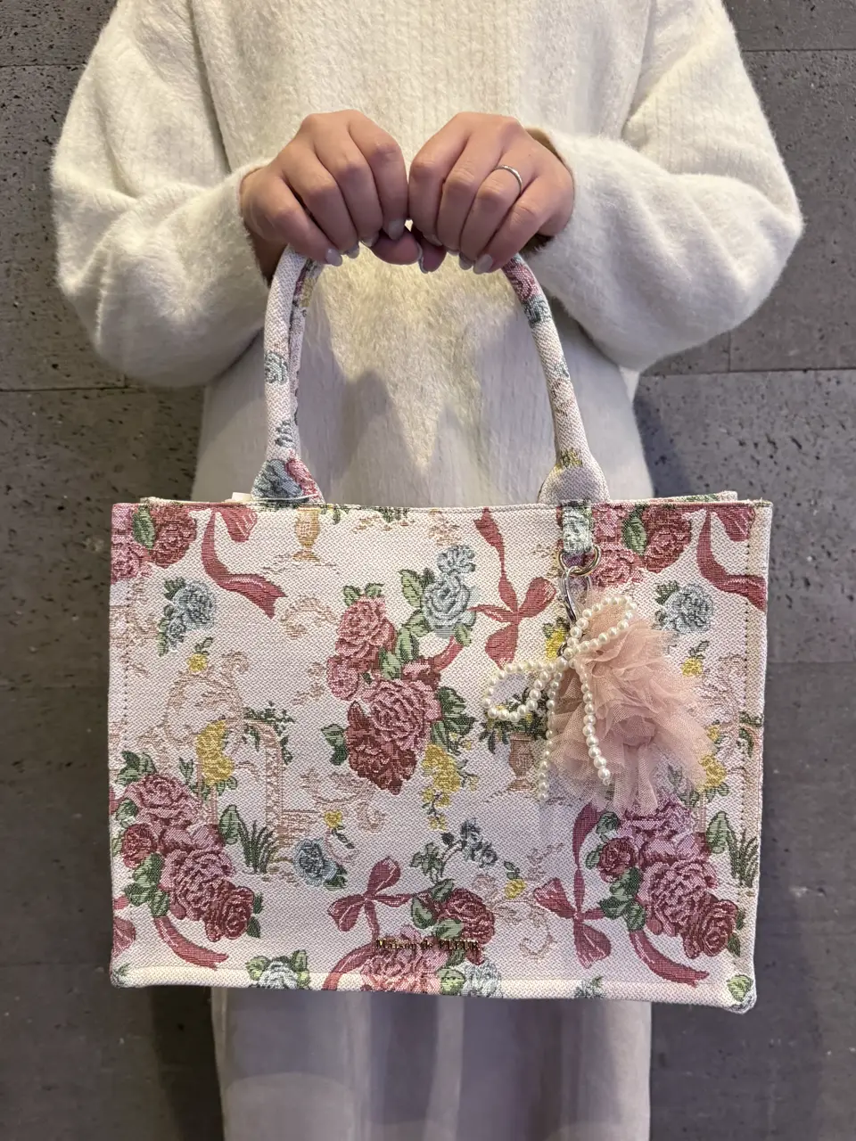 アキアカネお花とふりふり大きめなトートバッグ アキアカネお花とふりふり大きめなトートバッグ アキアカネお花と