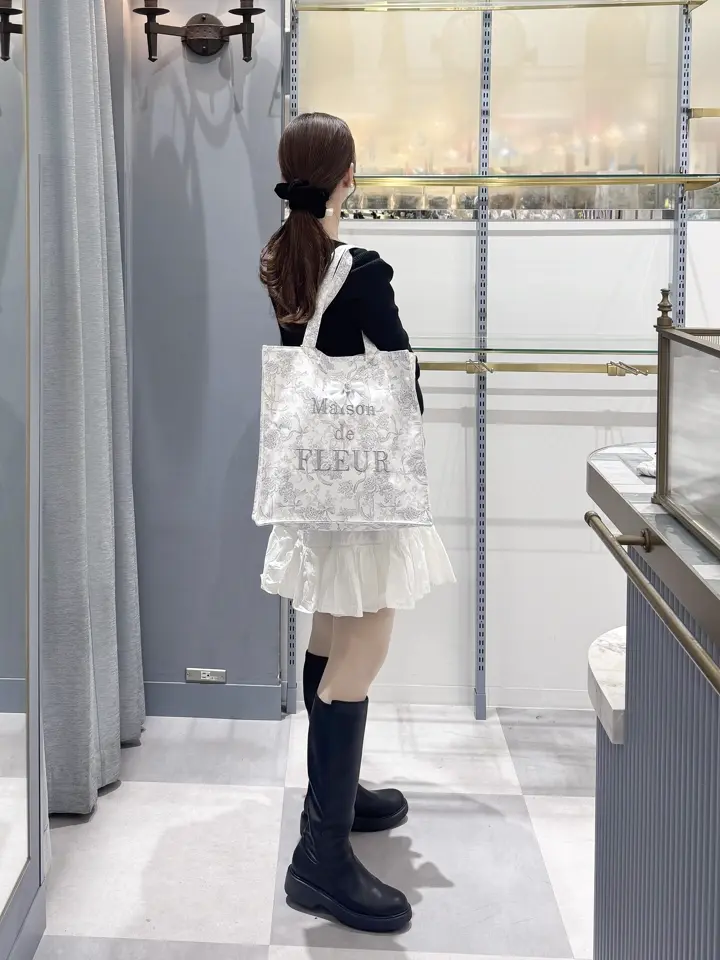 フラワーガーデンロゴ刺繍スクエアトート/Maison de FLEUR（メゾン ド