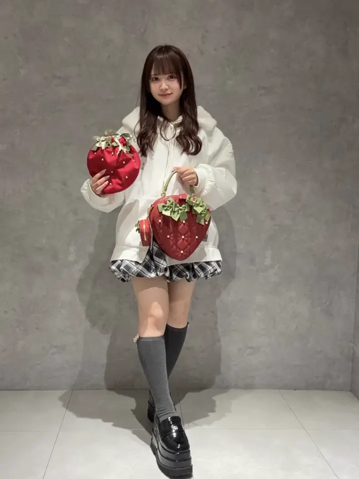 いちご巾着/Maison de FLEUR（メゾン ド フルール）のポーチ