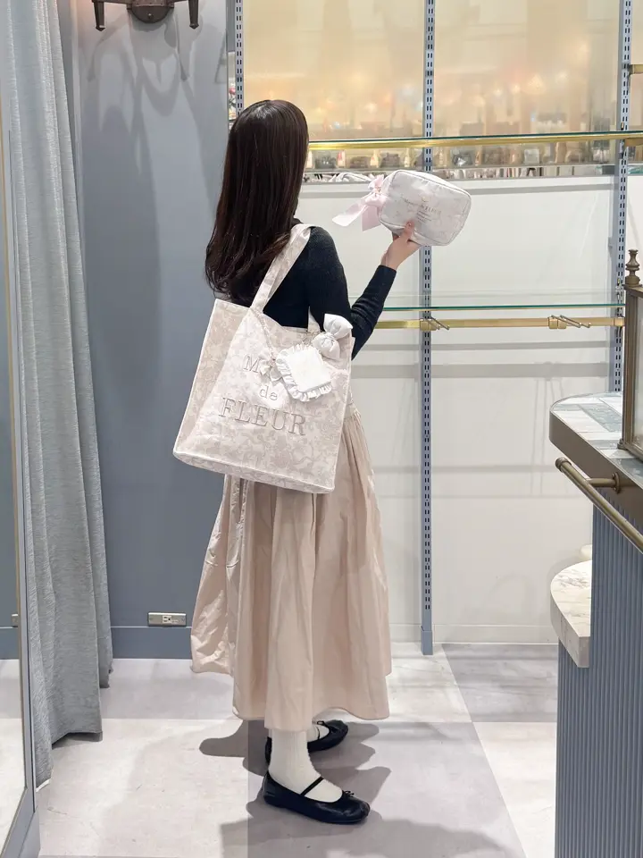 顕様特注品♡カフェカーテン♡花柄♡ロング♡ドット♡リボン♡丈115×100×2枚 フラワーガーデンロゴ刺繍スクエアトート/Maison de FLEUR（メゾン ド