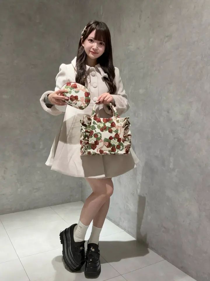 メゾンドフルールいちごゴブランポーチ　新品未使用 いちごゴブランポーチ/Maison de FLEUR（メゾン ド フルール）のポーチ