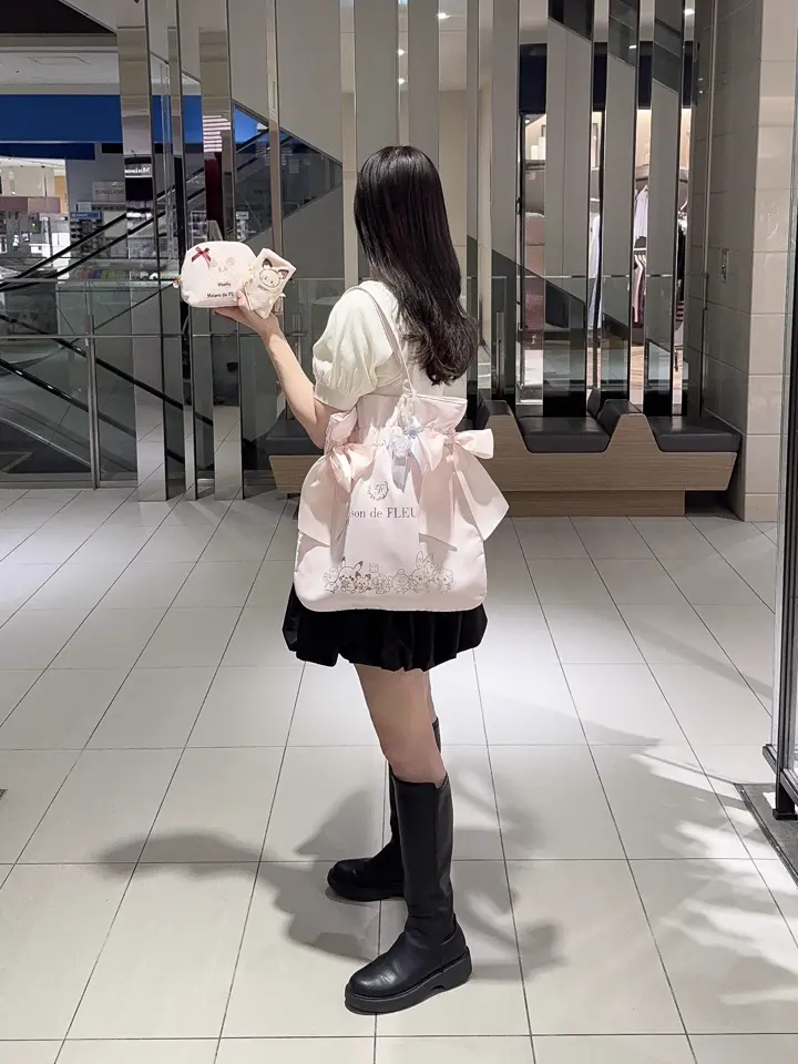 ツイードラウンドポーチ マホイップ/Maison de FLEUR（メゾン ド