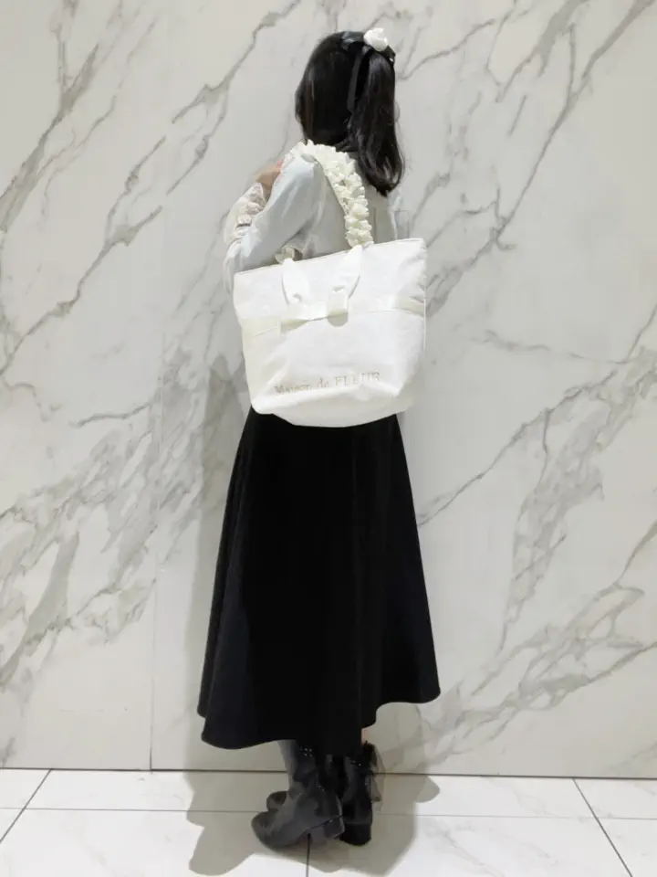 A4対応】ラビットフリルハンドルトートバッグ/Maison de FLEUR（メゾン