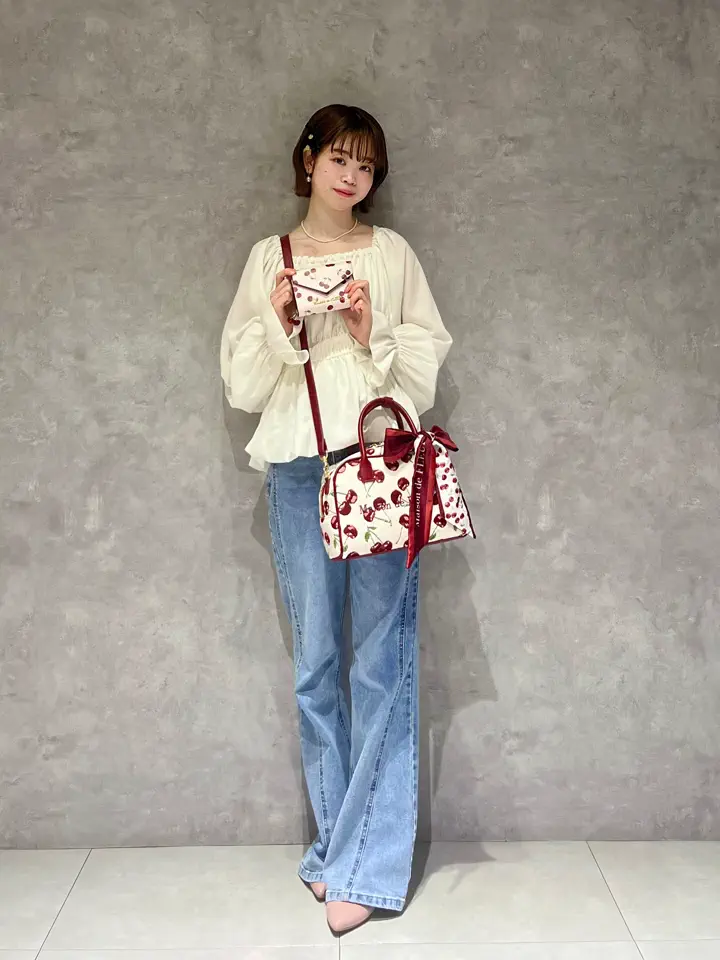 激レア Maison de FLEUR チェリー柄 三つ折り 財布 ウォレット Maison de FLEUR（メゾンドフルール）の「チェリー柄ウォレット（財布
