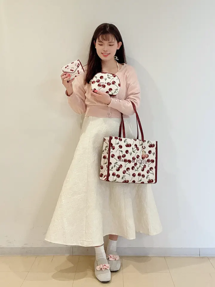 激レア Maison de FLEUR チェリー柄 三つ折り 財布 ウォレット Maison de FLEUR（メゾンドフルール）の「チェリー柄ウォレット（財布