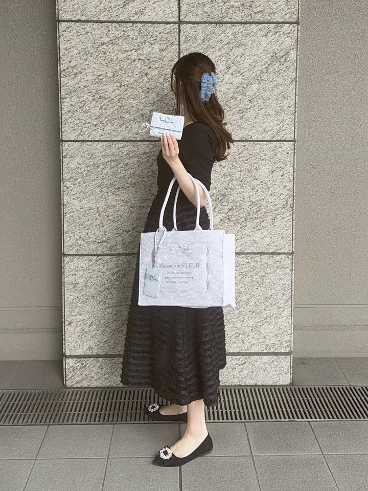 A4対応】ブルーマニアリボンフレーム刺繍スクエアトート/Maison de