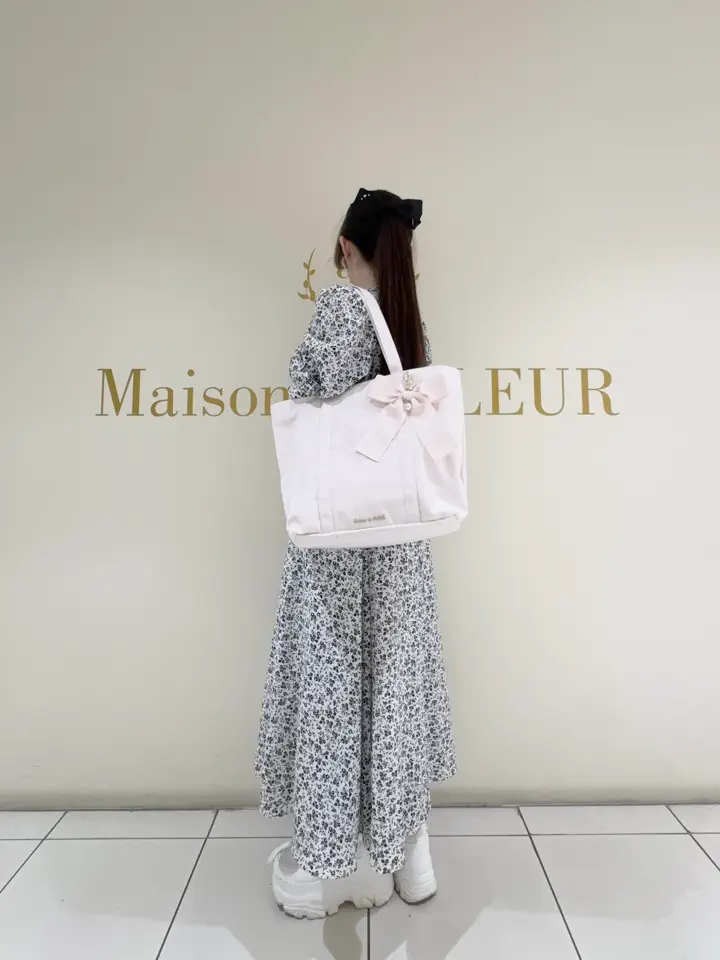 リボンチャーム付きマルチポケットトートバッグ/Maison de FLEUR