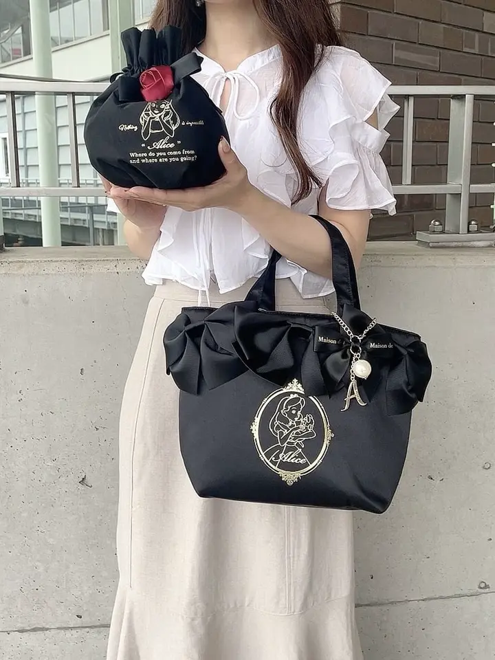 Alice/巾着ポーチ/Maison de FLEUR（メゾン ド フルール）のポーチ