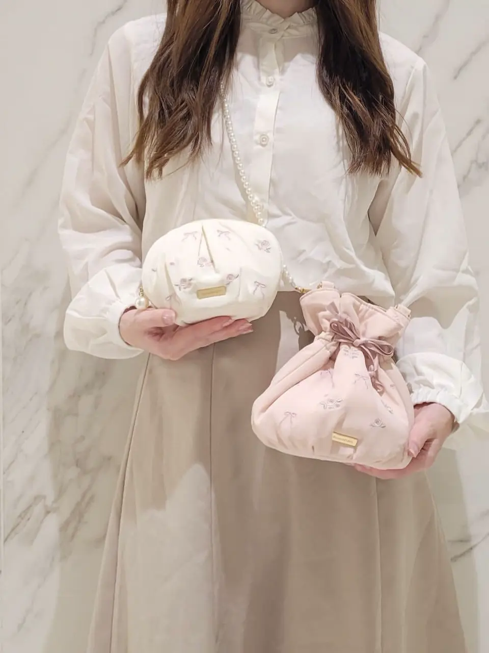 ローズリボン刺繍巾着ショルダーバッグ/Maison de FLEUR（メゾン ド