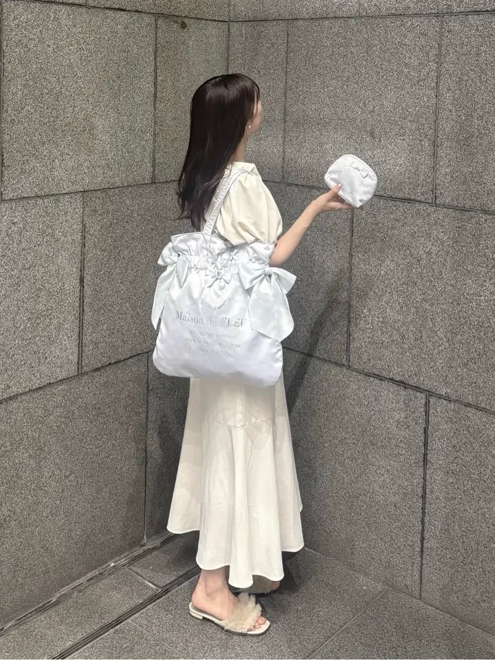 サテンリボンラウンドポーチ/Maison de FLEUR（メゾン ド フルール）の