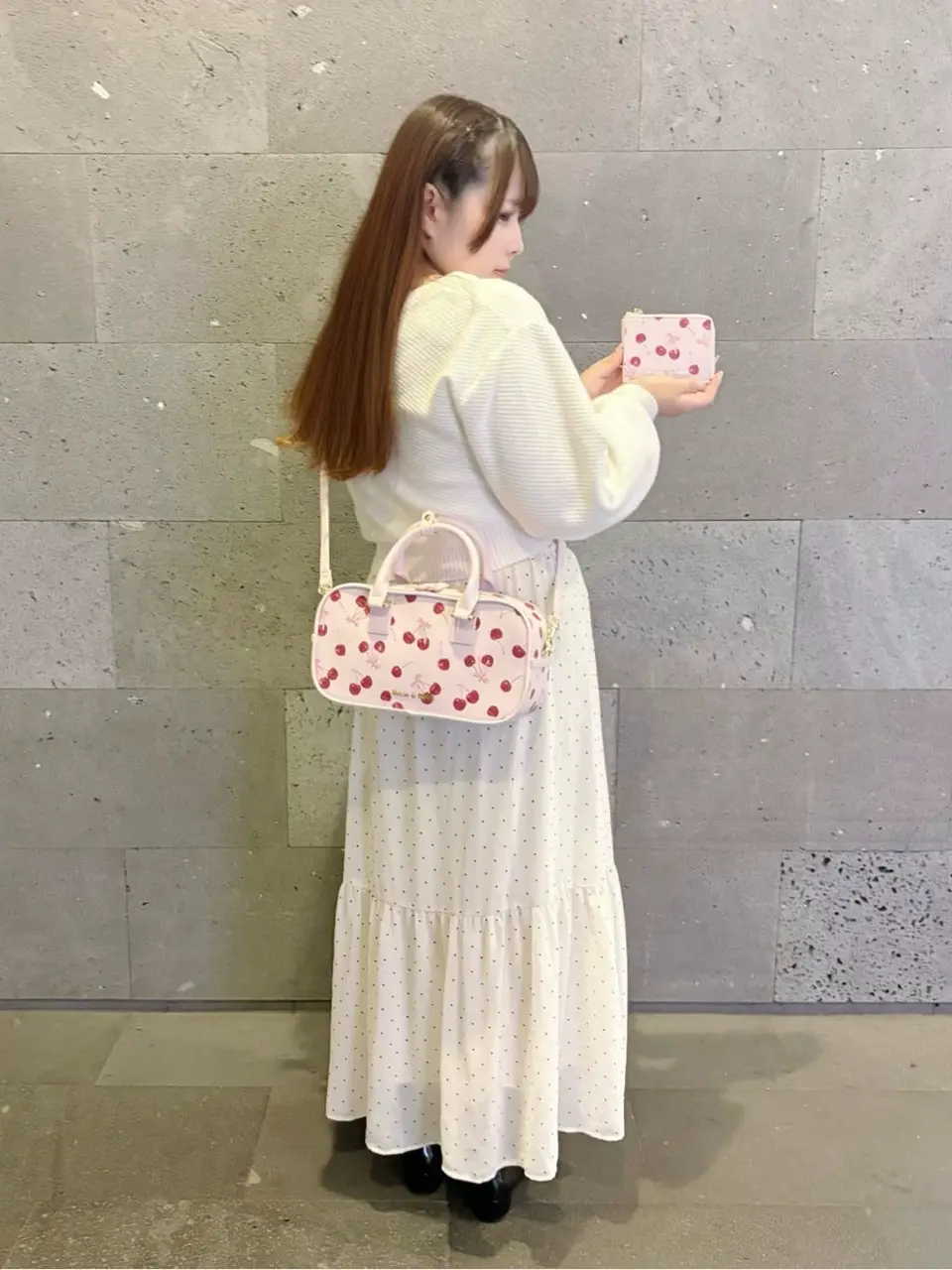 メゾンドルチェ　フィオーレトップス　ホワイト　アイボリー　美品 チェリー柄ボストンバッグ/Maison de FLEUR（メゾン ド フルール）の