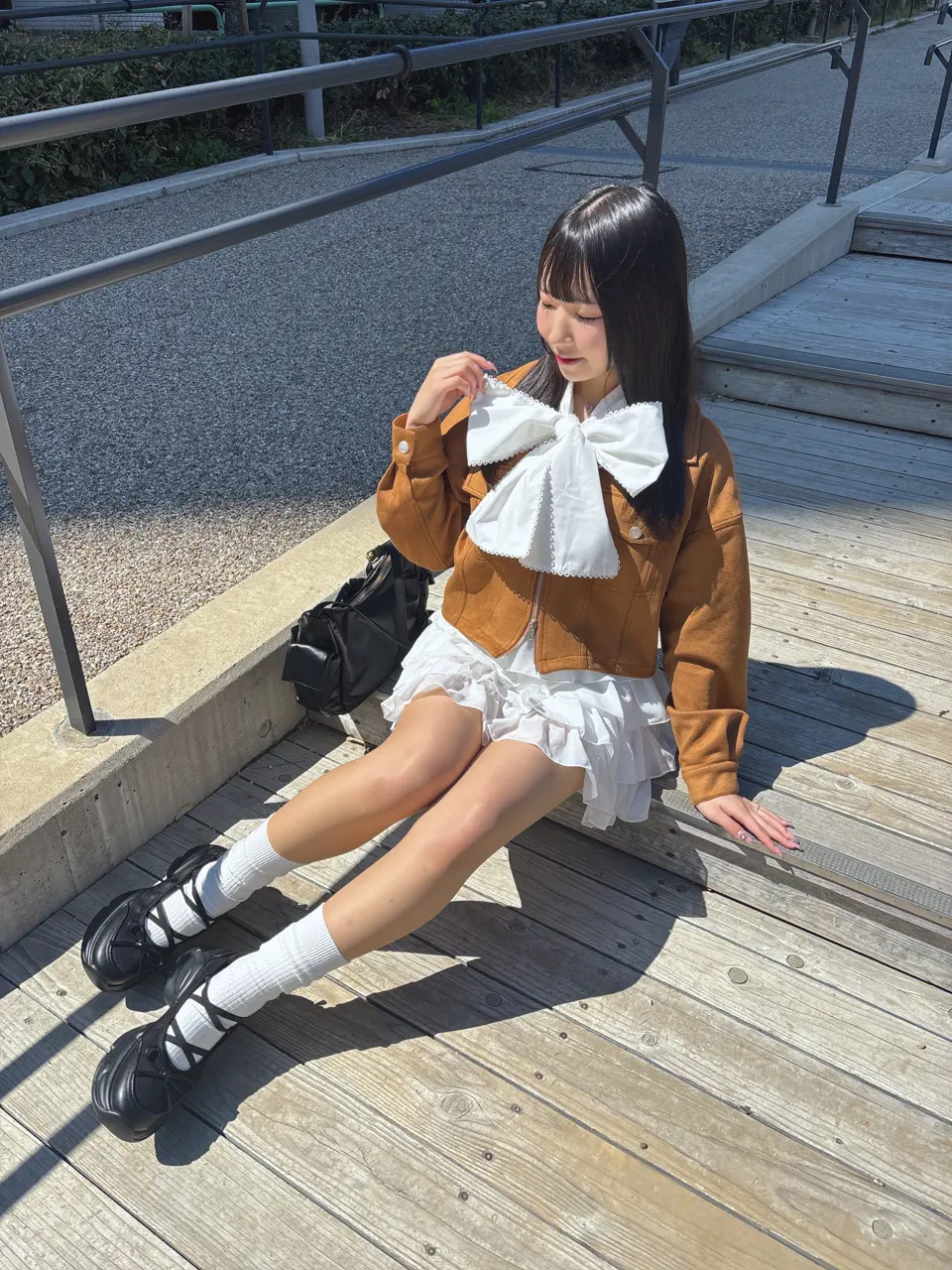 マークアンドロナ スウェード プリーツスカート 23年製 ロゴ ゴールド刺繍 MARK&LONA - マークアンドロナ 【レディース ゴルフウェア】 | GOSSIP GOLF