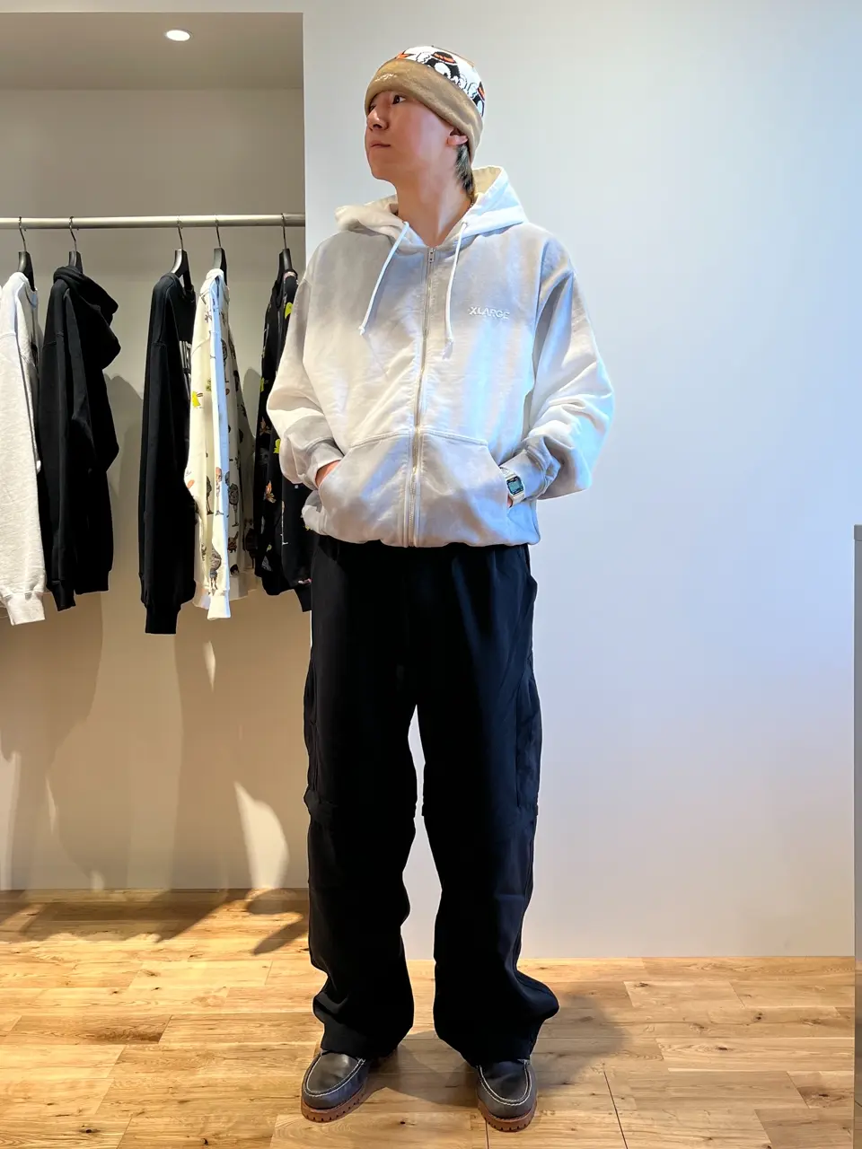 アイスクリーム フロントアップリケシェニールフーディ ブルー MIST DYED ZIP UP HOODED SWEATSHIRT – calif(カリフ)公式サイト