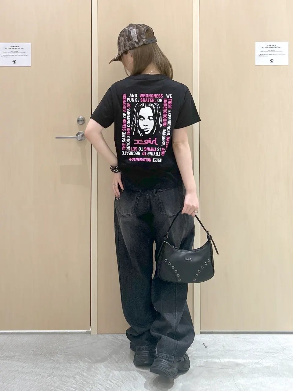 【関税込み】Praying ブラック 'AI Girls' フーディ 人気！】Praying ブラック AI Girls フーディ