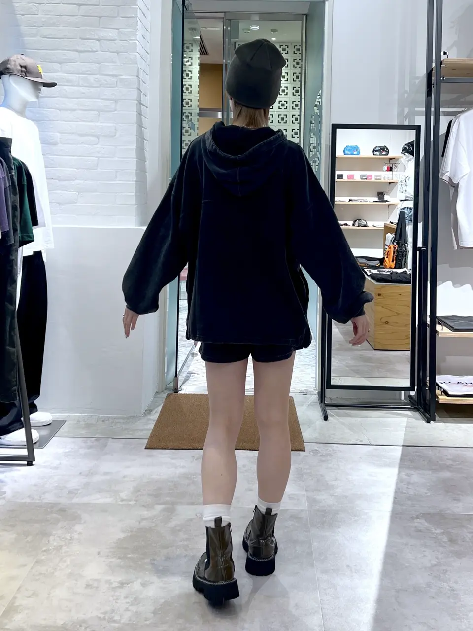 X-girl ライリー着用 X-girl × Lee コラボレーションコレクション発売決定 | 株式会社
