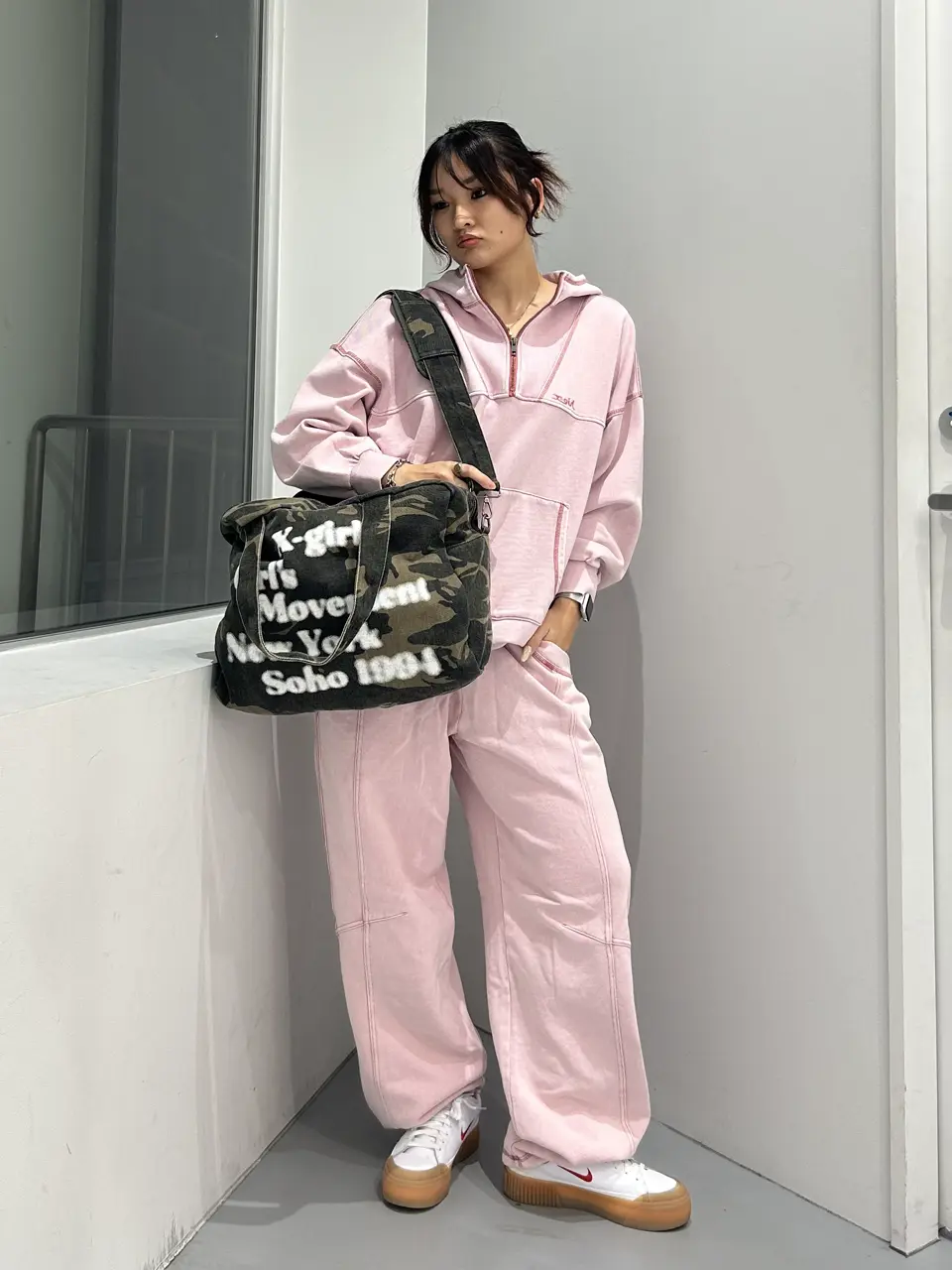 DECEMBERMAY ピンク フード付きスウェット DECEMBERMAY ピンク フード付きスウェット 一枚で華やかに！ピンク