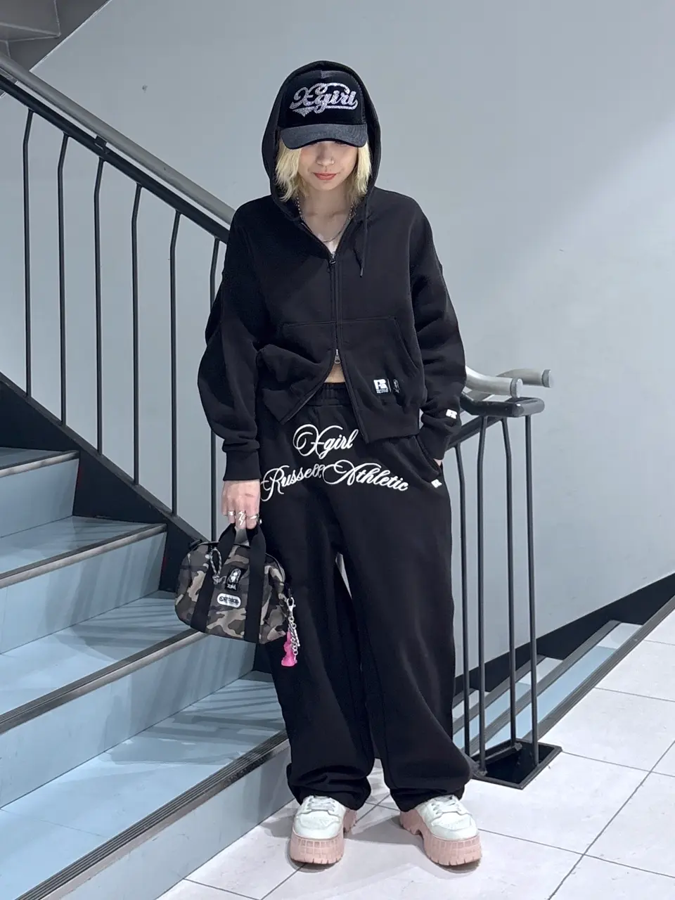 【momoちびママ】RE. 仲里依紗 デビルセレブリティスウェットブラック momoちびママ様専用】RE. 仲里依紗 デビルセレブリティスウェット