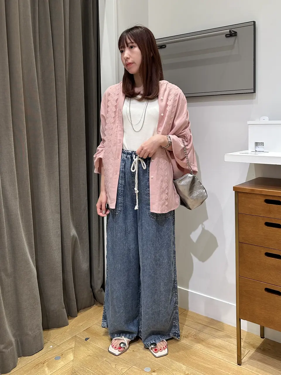 ROSE BUD - ROSE BUD♡3Wayオープンバッグベスト＆シャツセット♡ホワイト♡新品 ROSE BUD（ローズバッド）の「ドロストシャツ（シャツ/ブラウス