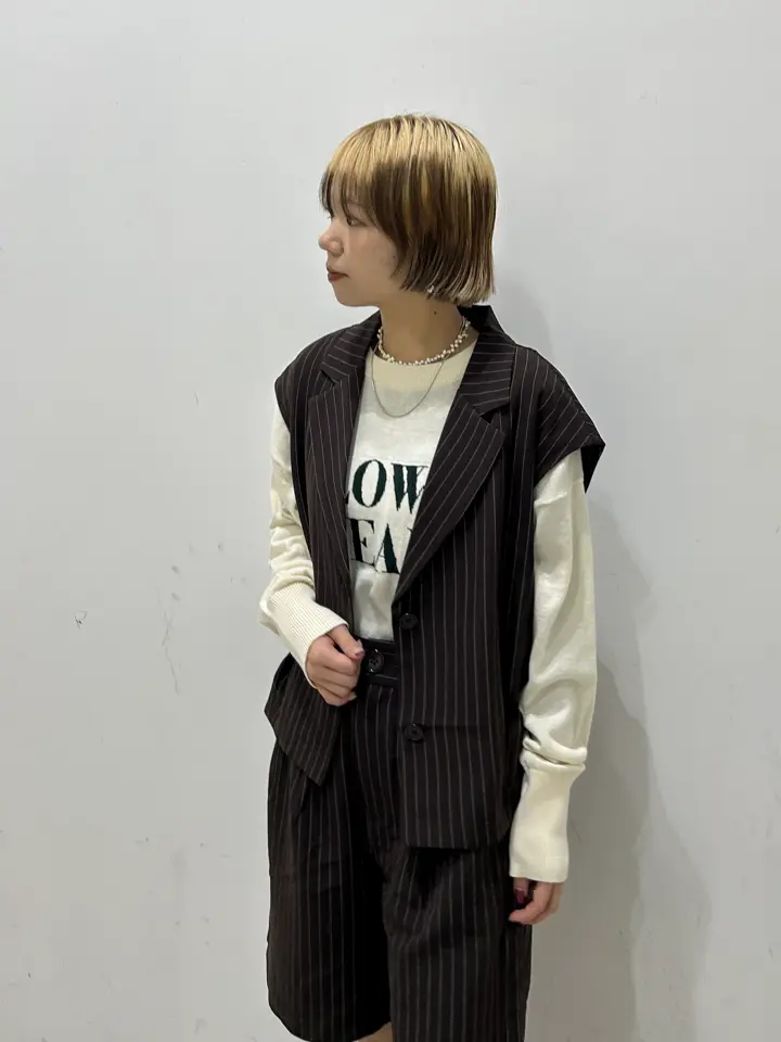 Stylist 私物koichirōle Grindelwald セット NaVY10月号では、凛とした美しさはそのままに、色々な持ち方を