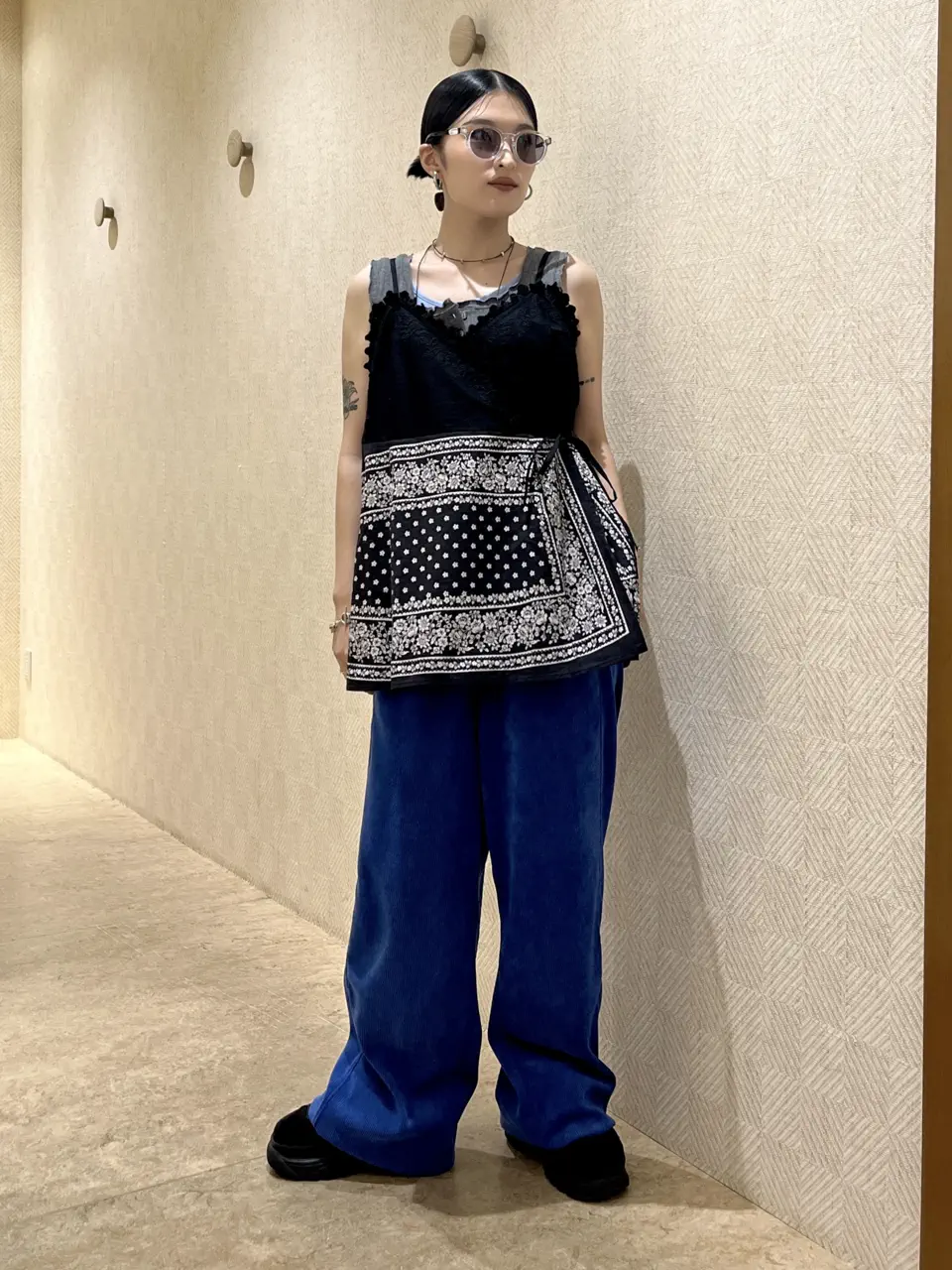 ROSE BUD別注】INDIA IS BEAUTIFUL/BLACK BANDANA CAMISOLE – calif